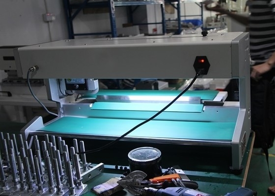 سعر جيد معدات تحويل لوحات PCB من الفولاذ المقاوم للصدأ طول القطع 400 مم ضوء LED مجهز بشفرة منفصل PCB متحرك الانترنت